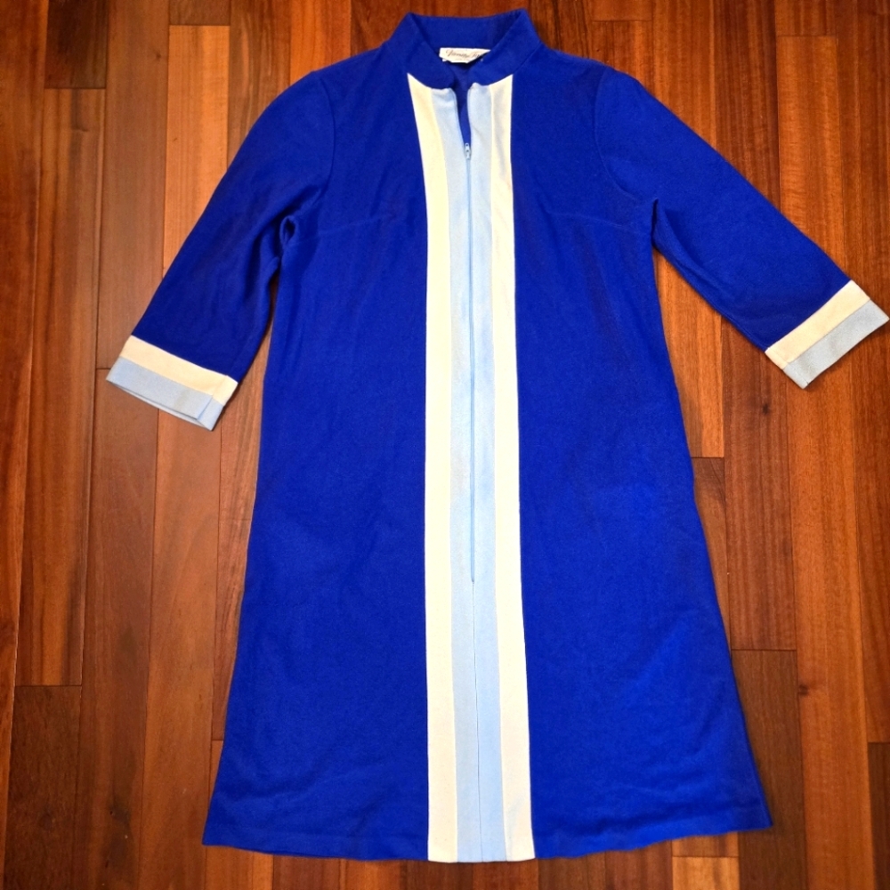 Vintage 80s Vanity Fair Blue House Dress Robe w/ White Stripe Accents Full Zip